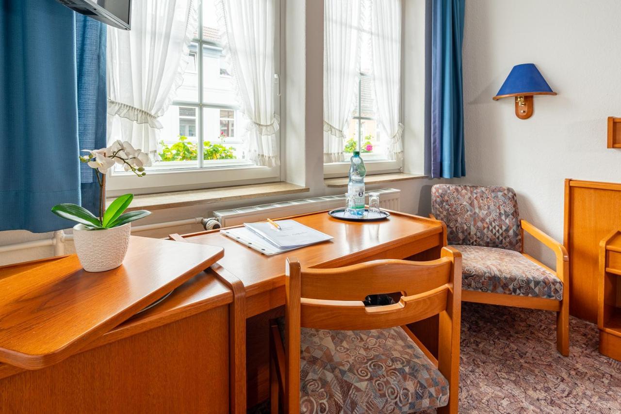 Hotel & Restaurant Stadt Genthin ภายนอก รูปภาพ